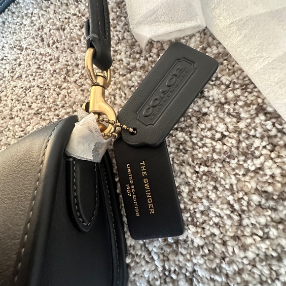 NWT Coach swinger bag 20 - Picture 4 of 8